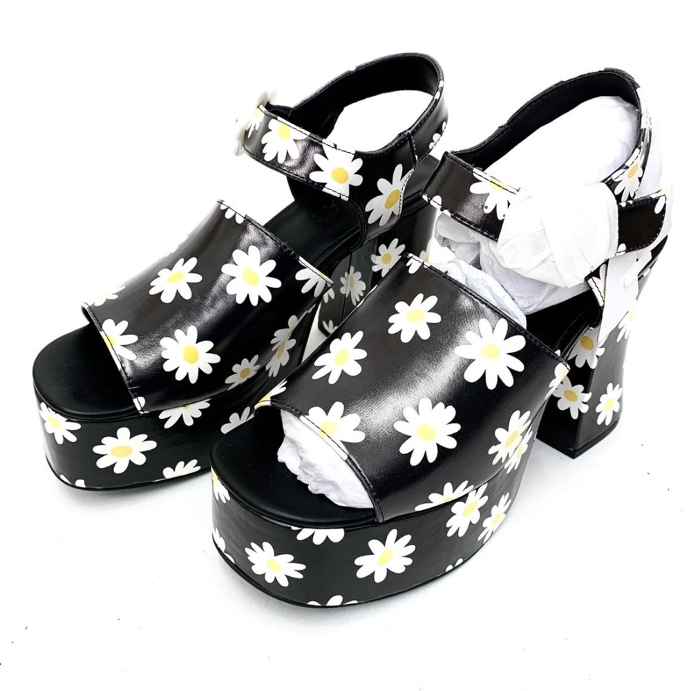 Platform Daisy Sandals - Picture 2 of 3